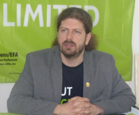 Remus Cernea: 